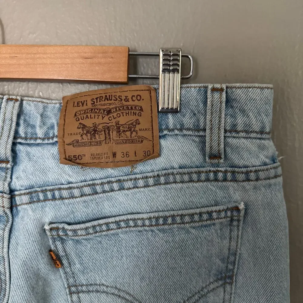LEVI'S Orange Tab 550 Relaxed Fit Tapered Leg Size 36x28 casual light wash